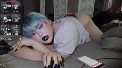 Curvygothfemboy online show from January 30, 8:42 pm