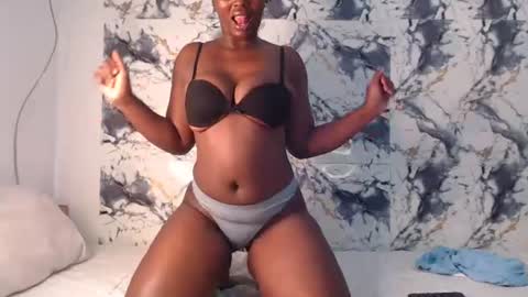 Snapshot of curvyj255 chatting on July 11, 7:49 pm curvyj255 online show from July 11, 7:49 pm