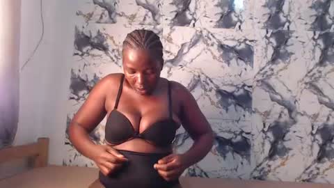 Snapshot of curvyj255 chatting on July 13, 7:16 pm curvyj255 online show from July 13, 7:16 pm