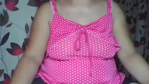 Snapshot of curvyladyxx289 chatting on October 23, 7:23 pm curvyladyxx289 online show from October 23, 7:23 pm