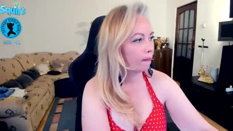 Whitney Lynn online show from May 7, 12:38 am