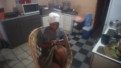 Snapshot of curvypear76x chatting on September 17, 11:23 am curvypear76x online show from September 17, 11:23 am