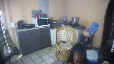 Snapshot of curvypear76x chatting on September 20, 9:43 am curvypear76x online show from September 20, 9:43 am