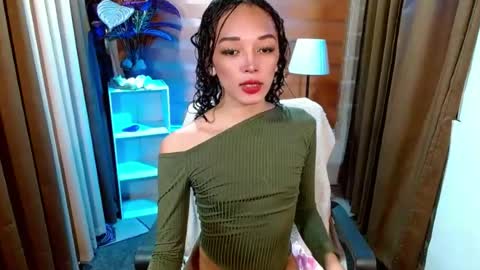 BBY CURLYHANNA online show from July 13, 8:39 am