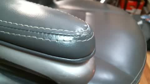 Snapshot of cutandwaxed2 chatting on November 10, 2:05 pm BI SMOOTH MATURE SUB online show from November 10, 2:05 pm