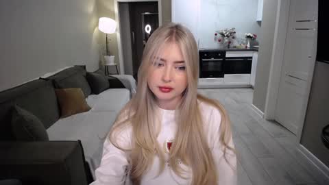 Kira  online show from February 4, 1:06 pm