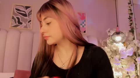 Snapshot of cute__cherry_ chatting on November 4, 9:03 pm Amber online show from November 4, 9:03 pm