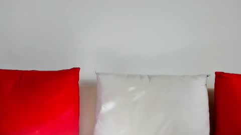 Snapshot of cute_angel95 chatting on September 18, 7:21 am cute_angel95 online show from September 18, 7:21 am