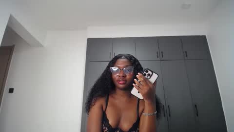 Snapshot of cute_ass18 chatting on May 28, 9:01 pm Liya online show from May 28, 9:01 pm