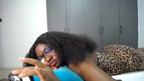 Snapshot of cute_ass18 chatting on July 14, 2:05 am Liya online show from July 14, 2:05 am