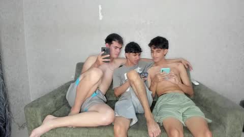ARTURO-18  MATIAS-18  NIKOLAY-19  HADES-18  GABO-19 online show from May 14, 7:31 pm