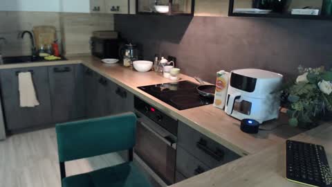 Snapshot of cute_brian chatting on February 4, 7:22 pm Im Brian online show from February 4, 7:22 pm