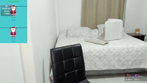 Snapshot of cute_brunett chatting on December 19, 7:40 am Sara online show from December 19, 7:40 am