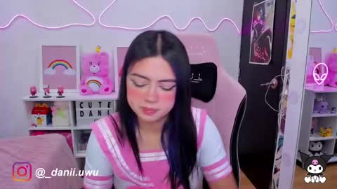 Snapshot of cute_dani__ chatting on February 7, 11:23 am Dani  online show from February 7, 11:23 am