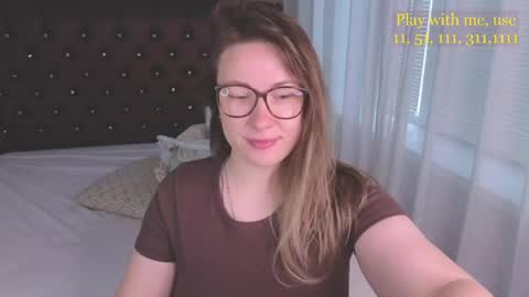Snapshot of cute_darina chatting on May 13, 1:36 am Everyday stream in the same time online show from May 13, 1:36 am