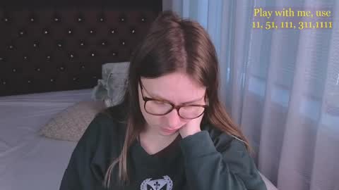 Snapshot of cute_darina chatting on May 14, 1:34 am Everyday stream in the same time online show from May 14, 1:34 am