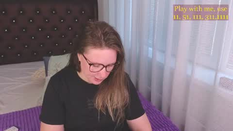 Snapshot of cute_darina chatting on June 24, 1:26 am Everyday stream in the same time online show from June 24, 1:26 am
