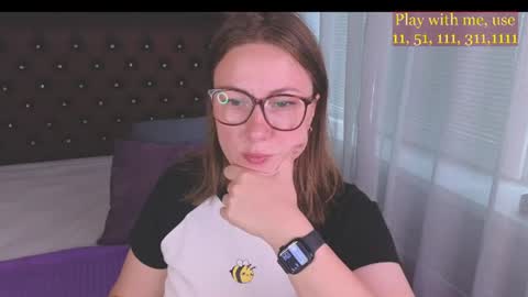 Snapshot of cute_darina chatting on August 4, 4:59 am Everyday stream in the same time online show from August 4, 4:59 am