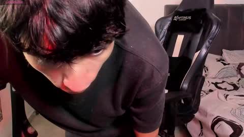 Snapshot of cute_diego_ chatting on December 1, 11:10 pm Diego online show from December 1, 11:10 pm