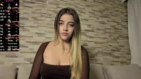 Snapshot of cute_emmma chatting on June 13, 1:25 am Emma online show from June 13, 1:25 am
