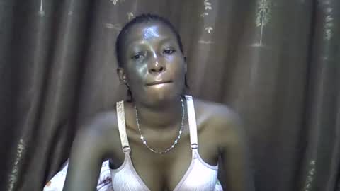 Snapshot of cute_emmy1 chatting on October 13, 1:22 pm cute_emmy1 online show from October 13, 1:22 pm