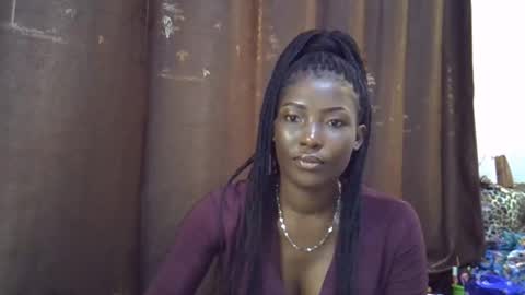 Snapshot of cute_emmy1 chatting on October 30, 11:44 am cute_emmy1 online show from October 30, 11:44 am