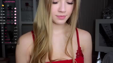 Snapshot of cute_fox_girl chatting on December 29, 7:17 am Anne online show from December 29, 7:17 am