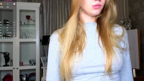 Snapshot of cute_fox_girl chatting on November 7, 7:41 am Anne online show from November 7, 7:41 am