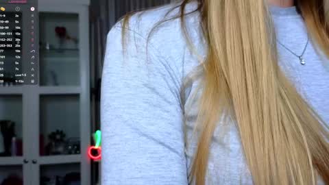 Snapshot of cute_fox_girl chatting on November 16, 7:47 am Anne online show from November 16, 7:47 am