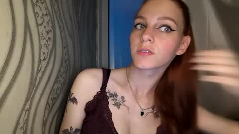 cute_foxis online show from July 4, 8:48 pm