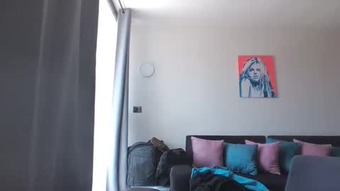 Snapshot of cute_friends chatting on November 15, 3:19 pm Cute friends online show from November 15, 3:19 pm