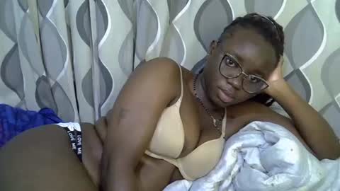 Snapshot of cute_gee chatting on June 10, 7:18 am daddysdoll online show from June 10, 7:18 am