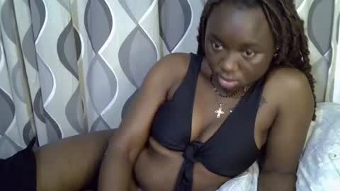 Snapshot of cute_gee chatting on June 25, 7:35 am daddysdoll online show from June 25, 7:35 am