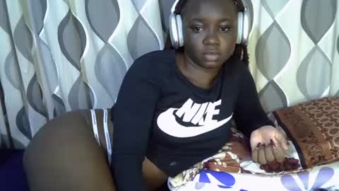 Snapshot of cute_gee chatting on July 4, 7:42 pm daddysdoll online show from July 4, 7:42 pm