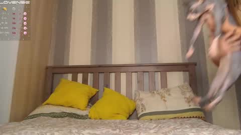 cute_girl_mia__ online show from December 4, 2:53 am