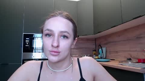 cute_girl_mia__ online show from May 3, 10:43 am
