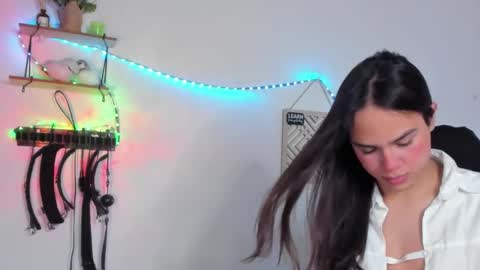 Cute horny1 online show from March 9, 5:22 am