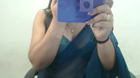 Snapshot of cute_kavya chatting on November 9, 8:56 am cute_kavya online show from November 9, 8:56 am