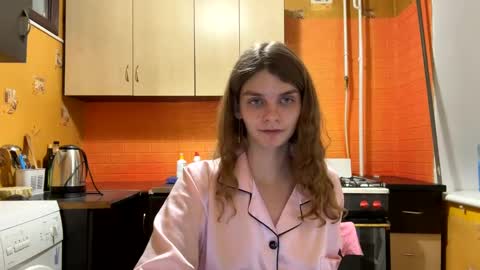 Snapshot of cute_kitte chatting on December 27, 12:18 am cute_kitte online show from December 27, 12:18 am