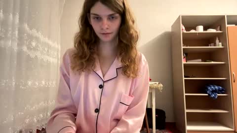 Snapshot of cute_kitte chatting on January 13, 12:41 am cute_kitte online show from January 13, 12:41 am