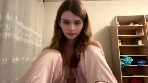 Snapshot of cute_kitte chatting on February 9, 9:06 pm cute_kitte online show from February 9, 9:06 pm