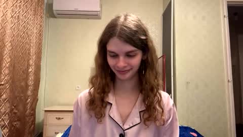 Snapshot of cute_kitte chatting on October 4, 7:23 pm cute_kitte online show from October 4, 7:23 pm