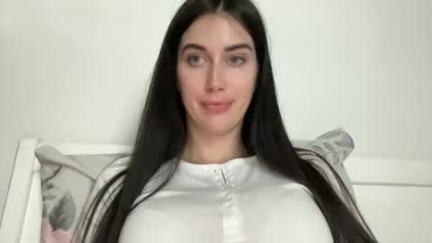 Snapshot of cute_kriss94 chatting on May 4, 6:37 pm cute_kriss94 online show from May 4, 6:37 pm