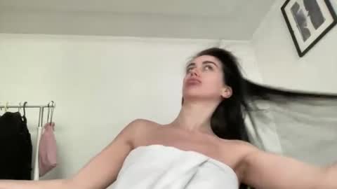 Snapshot of cute_kriss94 chatting on May 10, 1:49 pm cute_kriss94 online show from May 10, 1:49 pm