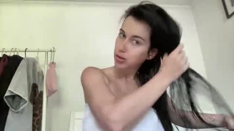 Snapshot of cute_kriss94 chatting on May 30, 12:57 pm cute_kriss94 online show from May 30, 12:57 pm