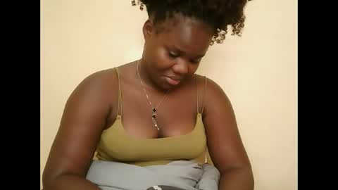 cute_latifah online show from March 6, 9:06 am