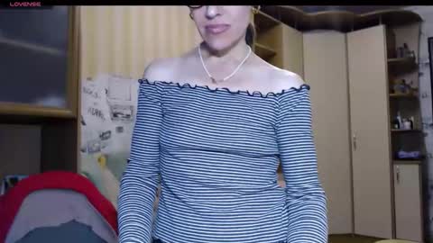 cute_lion_ online show from December 14, 12:32 pm