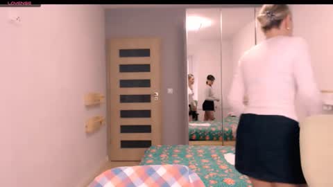 cute_lion_ online show from February 7, 1:26 pm