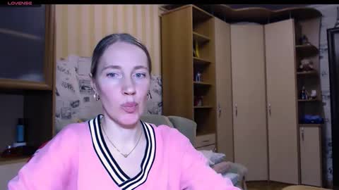 cute_lion_ online show from February 27, 8:09 pm