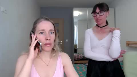cute_lion_ online show from May 3, 1:39 pm